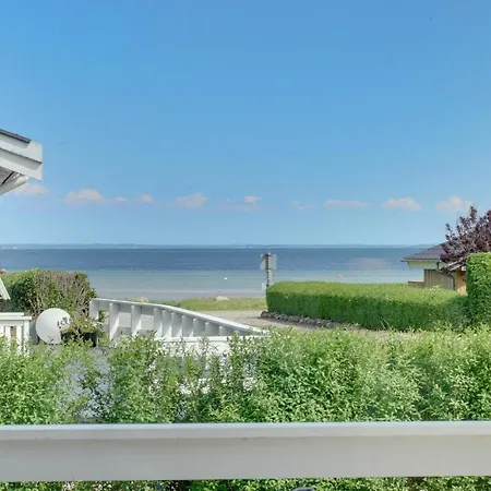 度假居 In Bjert With House Sea View *