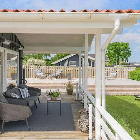 In Bjert With House Sea View Holiday home Binderup Strand