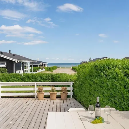 Three-bedroom In Bjert Prázdninový dům *