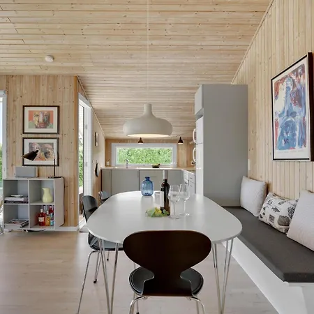 Prázdninový dům Three-bedroom In Bjert *