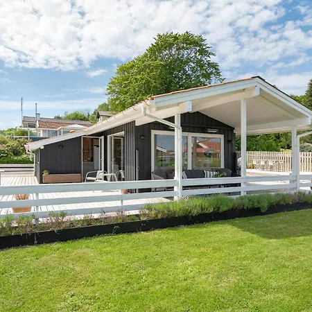 Three-bedroom In Bjert *