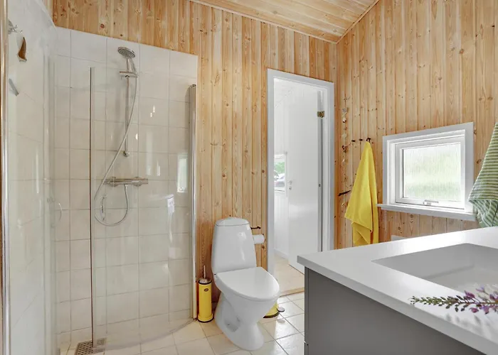 Three-bedroom In Bjert